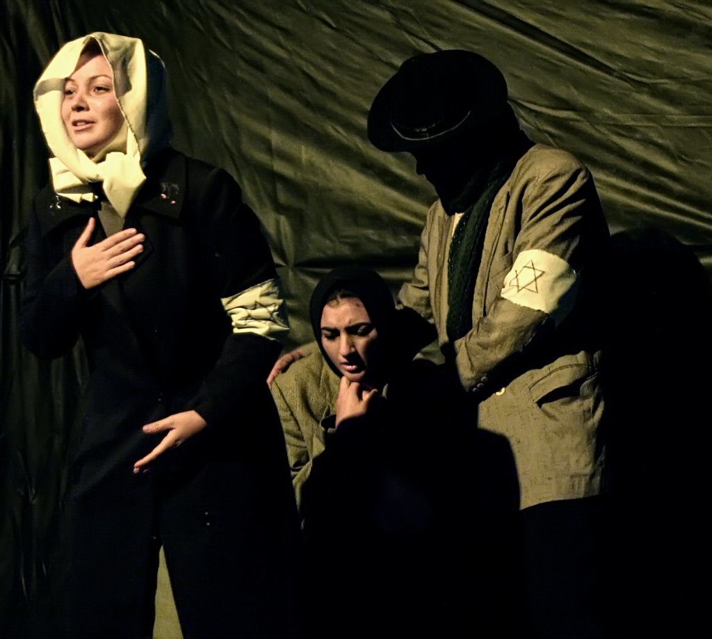 Um_encontro_no_escuro_1-1024x919